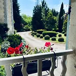 Oda ve Kahvaltı Le Logis De Lasteyrie 3*