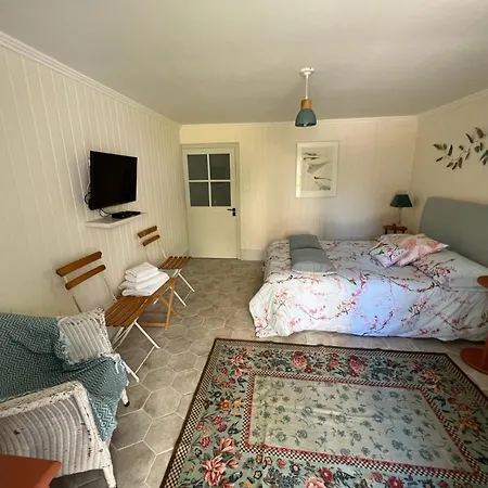 Le Logis De Lasteyrie Oda ve Kahvaltı 3*
