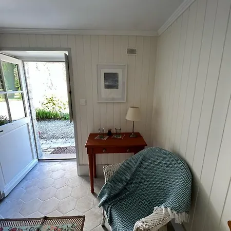 Le Logis De Lasteyrie Bed & Breakfast *