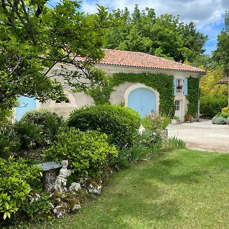 Le Logis De Lasteyrie ベッド・アンド・ブレックファスト La Rochebeaucourt-et-Argentine