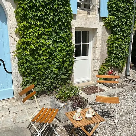 Couette-café Le Logis De Lasteyrie La Rochebeaucourt-et-Argentine