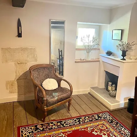 ベッド・アンド・ブレックファスト Le Logis De Lasteyrie