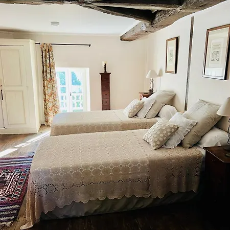 Le Logis De Lasteyrie Bed & Breakfast *