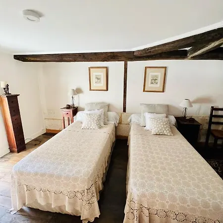 ベッド・アンド・ブレックファスト Le Logis De Lasteyrie