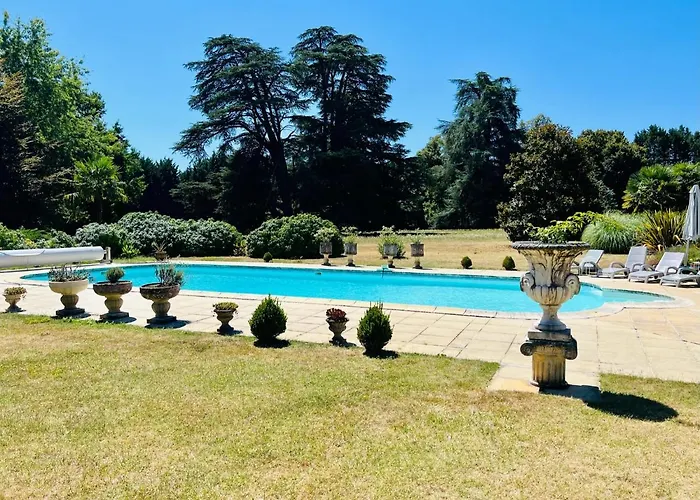 Le Logis De Lasteyrie Bed & Breakfast