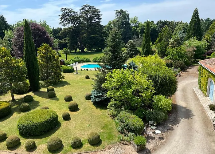 Bed & Breakfast Le Logis De Lasteyrie La Rochebeaucourt-et-Argentine