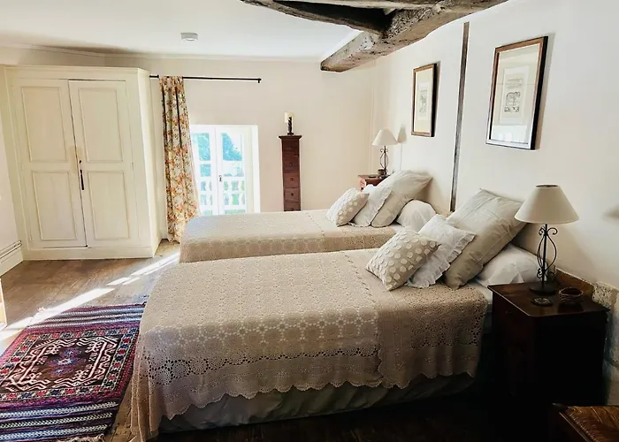 Le Logis De Lasteyrie Bed & Breakfast 3*